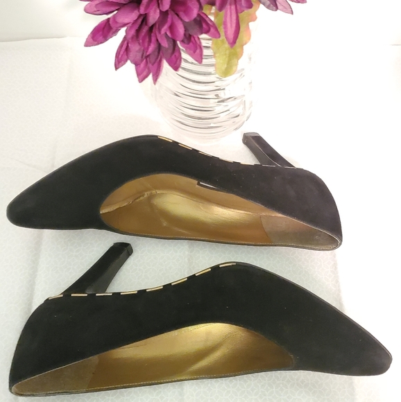 Vtg Stuart Weitzman Black Suede Pumps - Picture 5 of 8